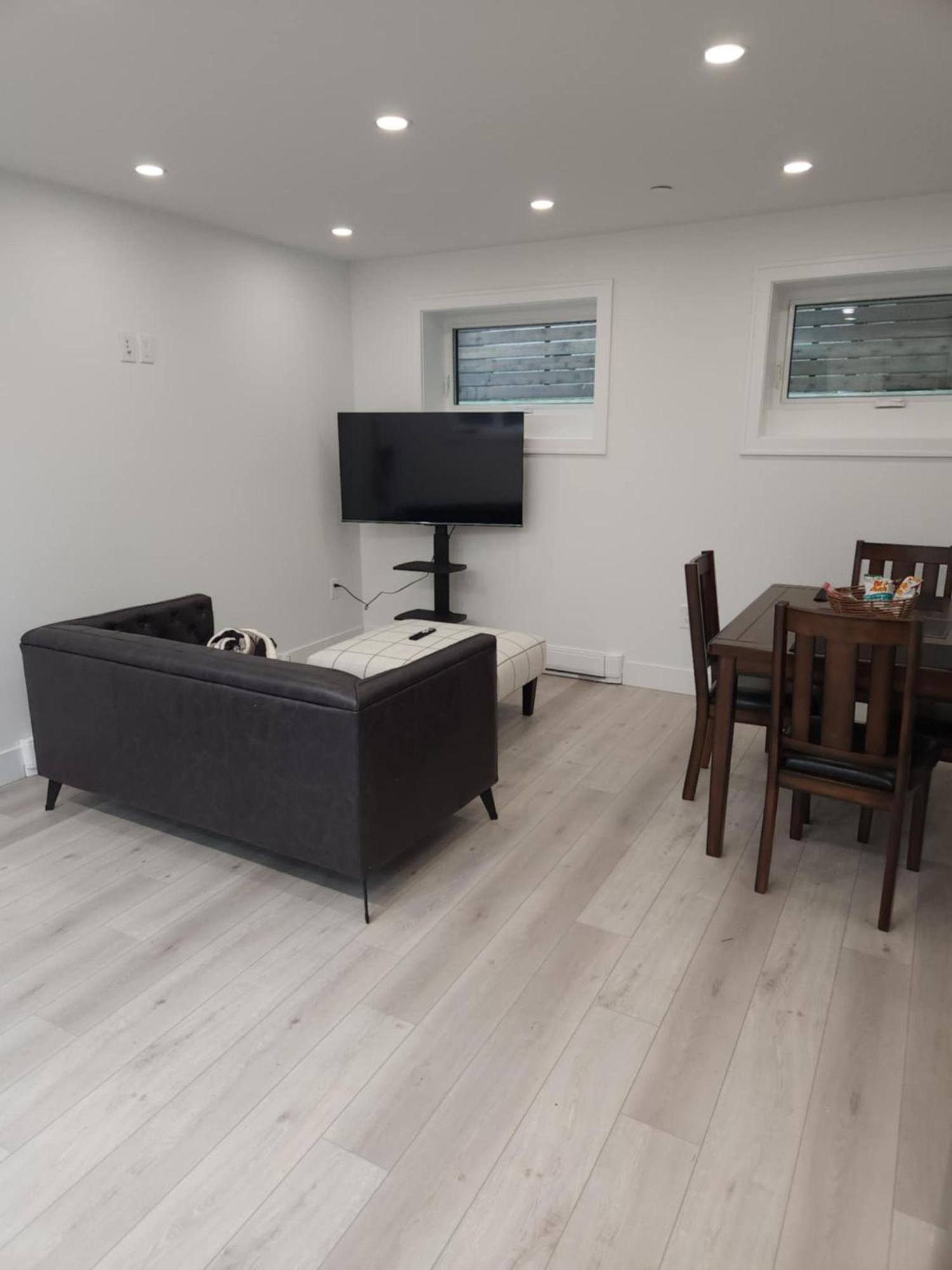 וונקובר Signature Elegant Private Entrance Condo 1Br Haven מראה חיצוני תמונה